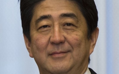 Aprenda as vantagens e desvantagens de Estilos de Liderança de Shinzo Abe