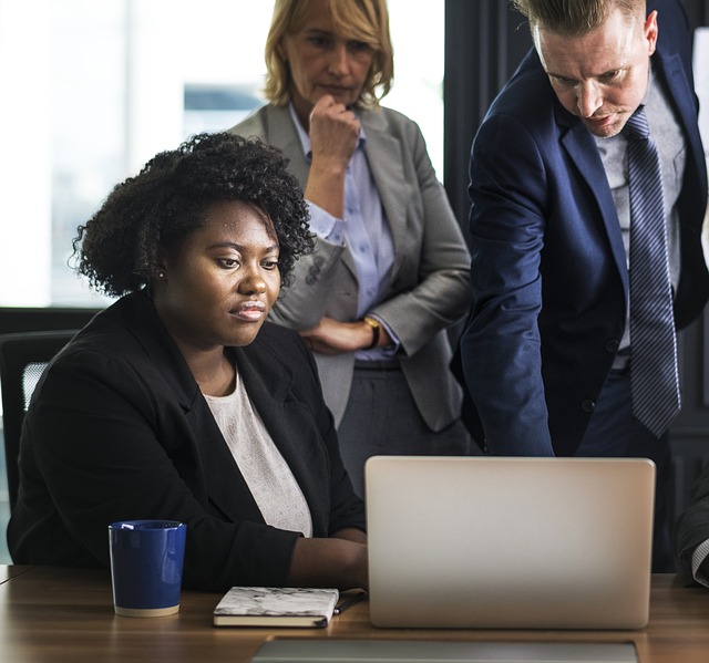 Como usar a mediação para resolver disputas no trabalho